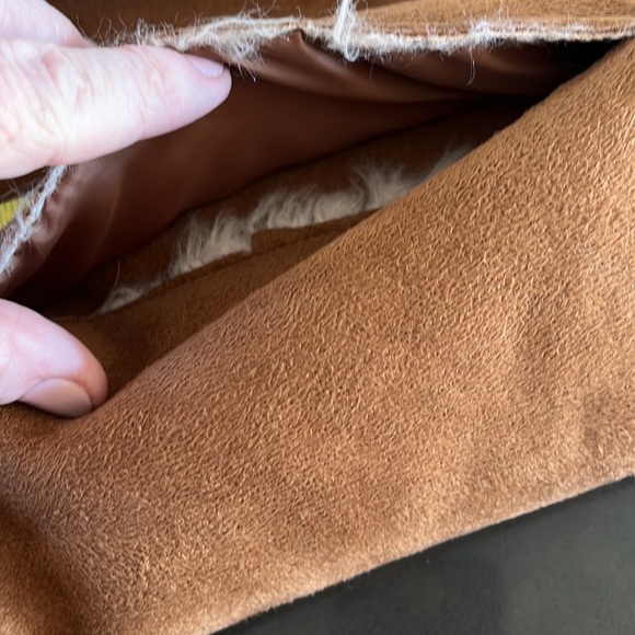 Coziest faux suede Sherpa jacket. Size XL. - Picture 4 of 4